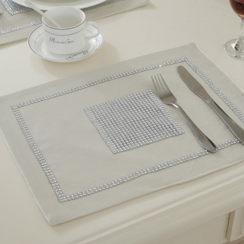 Crystal Trim Table Runner with 4 Pcs Placemats Crystal Trim Table Runner with 4 Pcs Placemats