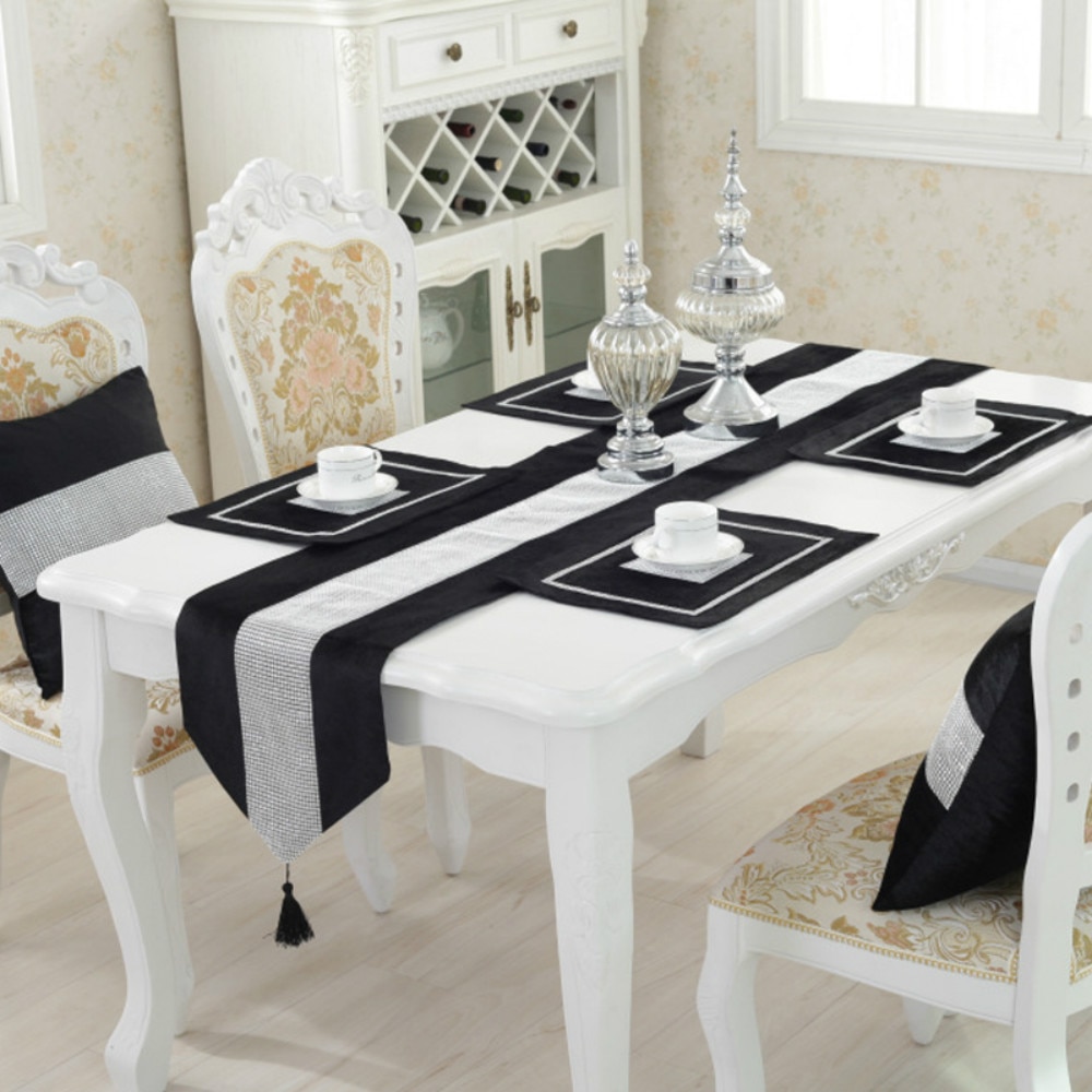 Crystal Trim Table Runner with 4 Pcs Placemats Crystal Trim Table Runner with 4 Pcs Placemats